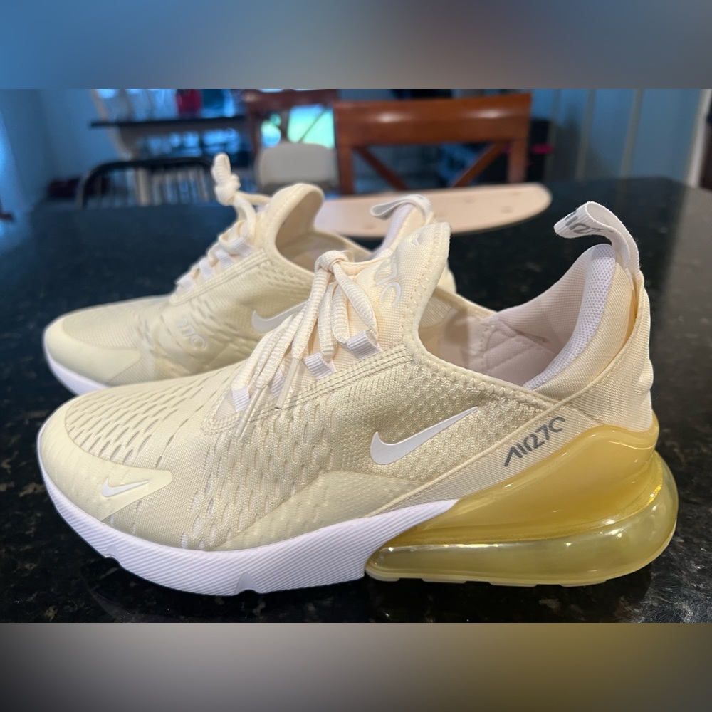 Nike air max 270 coconut milk color